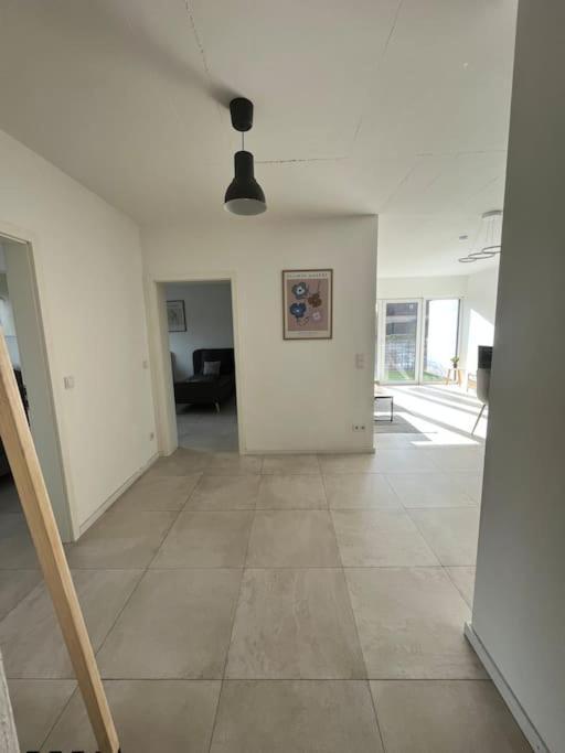 3 Zw 95 M2 Neubau Kostenlos Parkplatz Im Hof คิทซิงเงน ภายนอก รูปภาพ