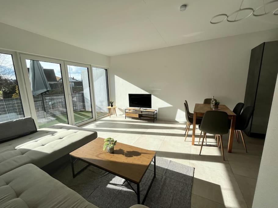 3 Zw 95 M2 Neubau Kostenlos Parkplatz Im Hof คิทซิงเงน ภายนอก รูปภาพ